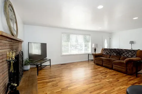 775 S 4th Street Central Point OR 97502