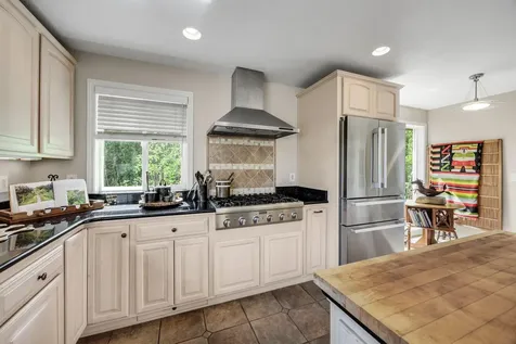 582 Ashland Street Ashland OR 97520