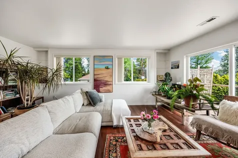 582 Ashland Street Ashland OR 97520