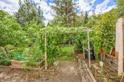582 Ashland Street Ashland OR 97520