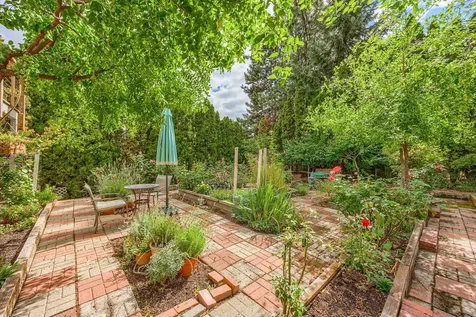582 Ashland Street Ashland OR 97520