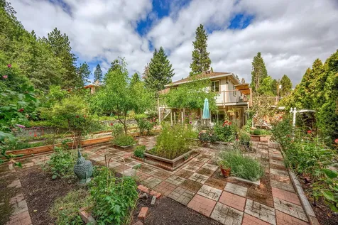 582 Ashland Street Ashland OR 97520