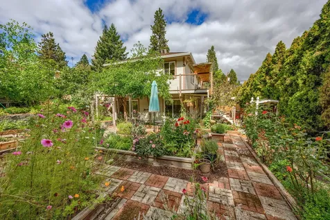 582 Ashland Street Ashland OR 97520