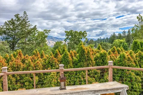 582 Ashland Street Ashland OR 97520
