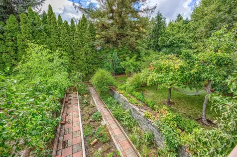 582 Ashland Street Ashland OR 97520