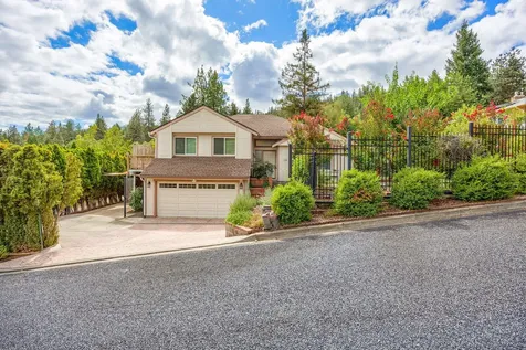 582 Ashland Street Ashland OR 97520