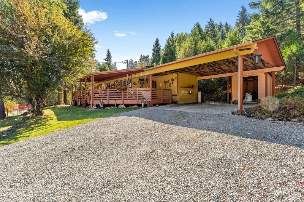 1857 Quines Creek Road Azalea OR 97410