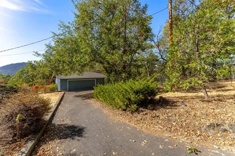 755 Meadow Lark Lane Grants Pass OR 97526