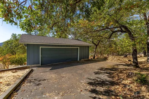 755 Meadow Lark Lane Grants Pass OR 97526