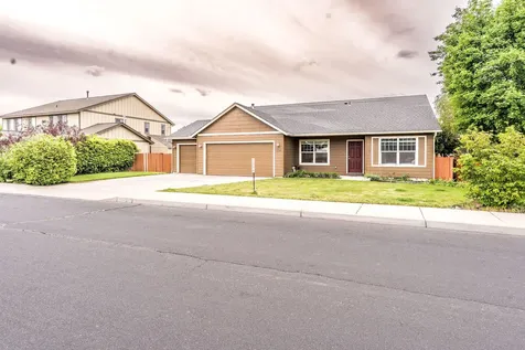 1334 NW Spruce Avenue Redmond OR 97756