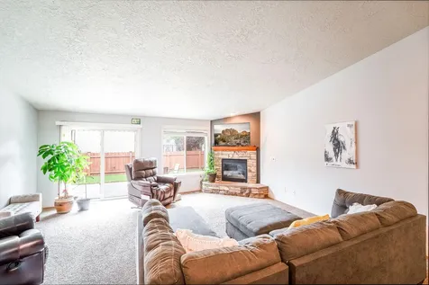 1334 NW Spruce Avenue Redmond OR 97756