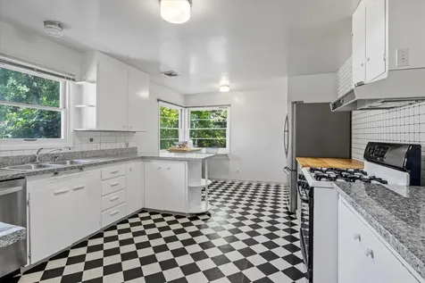 2349 Griffin Creek Road Medford OR 97501