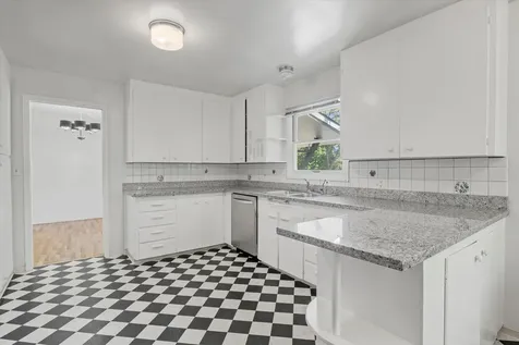 2349 Griffin Creek Road Medford OR 97501