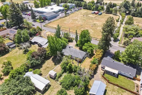2349 Griffin Creek Road Medford OR 97501