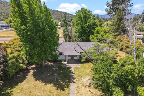 2349 Griffin Creek Road Medford OR 97501