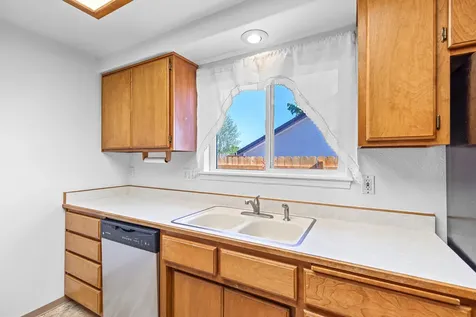 1744 Sandpiper Drive Medford OR 97501