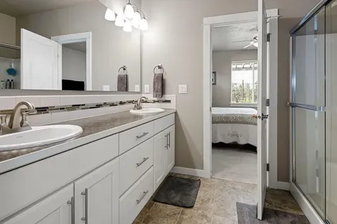 4467 SW Salmon Avenue Redmond OR 97756