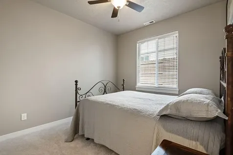 4467 SW Salmon Avenue Redmond OR 97756