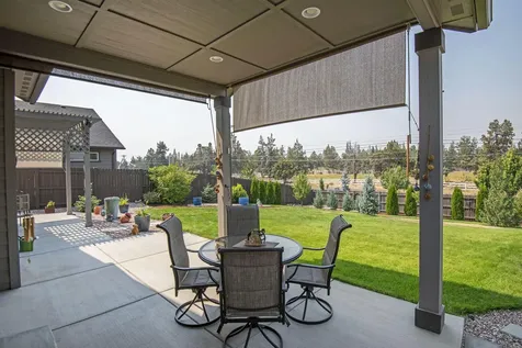 4467 SW Salmon Avenue Redmond OR 97756
