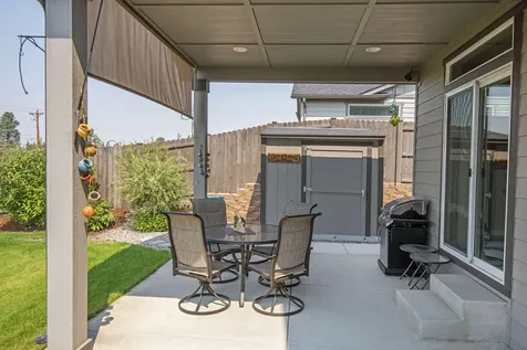 4467 SW Salmon Avenue Redmond OR 97756