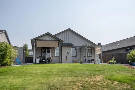 4467 SW Salmon Avenue Redmond OR 97756