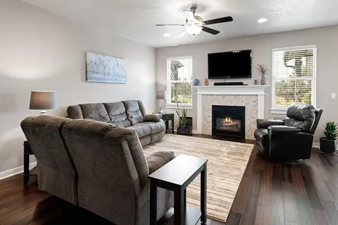 4467 SW Salmon Avenue Redmond OR 97756