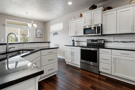 4467 SW Salmon Avenue Redmond OR 97756