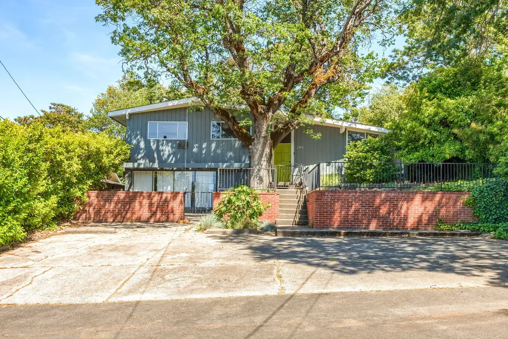 240 N Barneburg Road Medford OR 97504