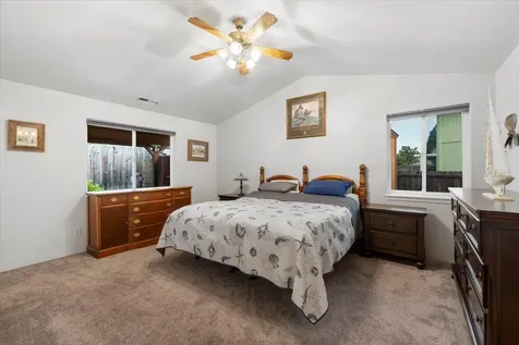 15 Hummingbird Court Eagle Point OR 97524