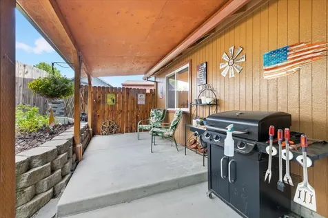 15 Hummingbird Court Eagle Point OR 97524