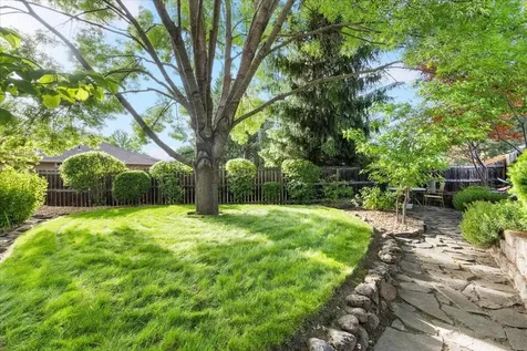 15 Hummingbird Court Eagle Point OR 97524