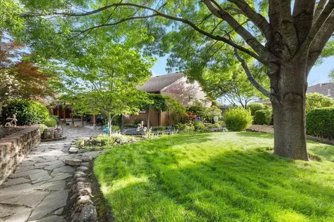 15 Hummingbird Court Eagle Point OR 97524