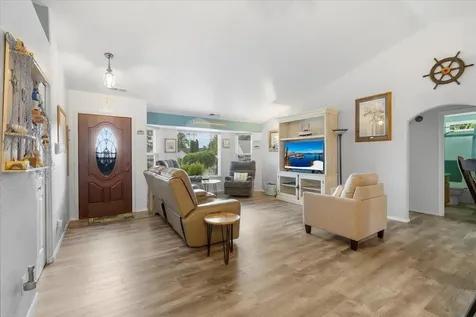 15 Hummingbird Court Eagle Point OR 97524