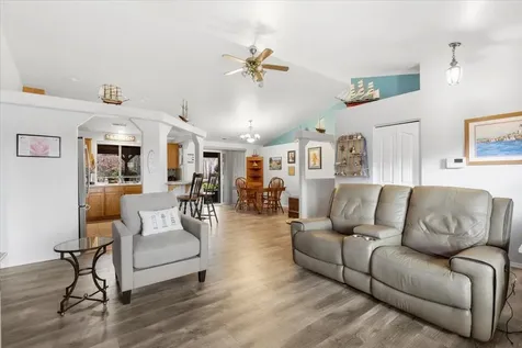 15 Hummingbird Court Eagle Point OR 97524