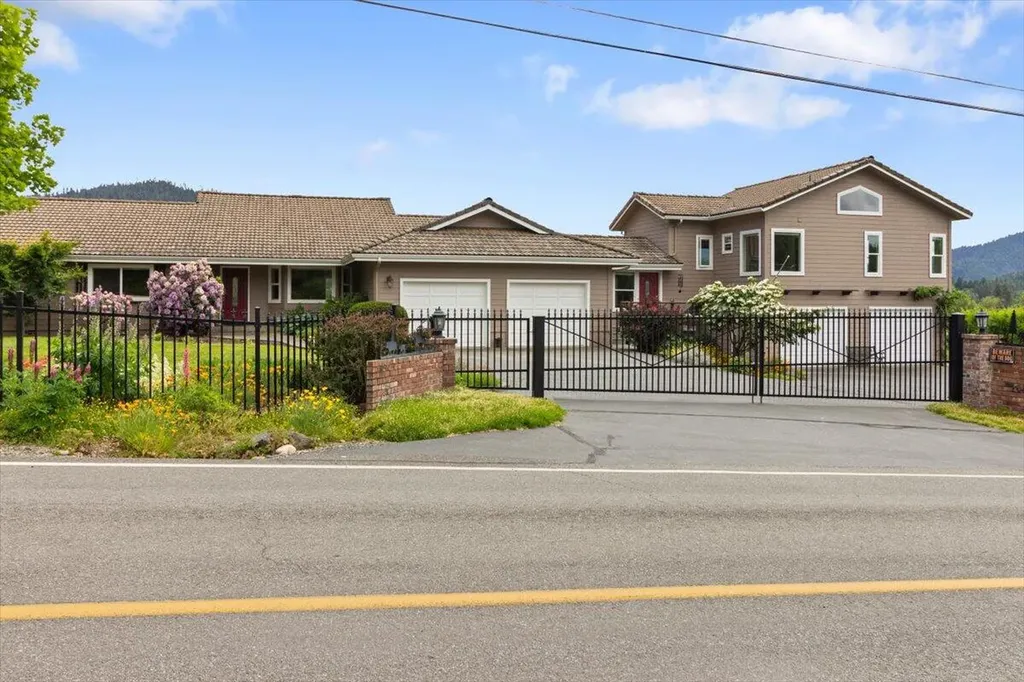 4461 Laurel Avenue Grants Pass OR 97527