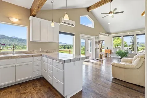 4461 Laurel Avenue Grants Pass OR 97527
