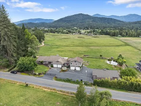 4461 Laurel Avenue Grants Pass OR 97527