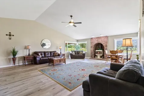 4461 Laurel Avenue Grants Pass OR 97527