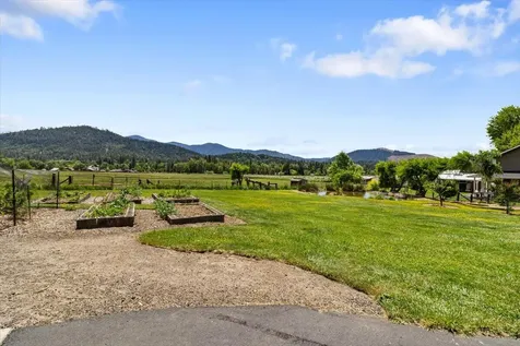 4461 Laurel Avenue Grants Pass OR 97527
