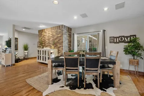 61195 Bonny Bridge Bend OR 97702