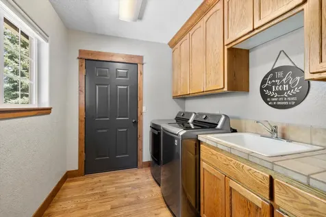 61195 Bonny Bridge Bend OR 97702