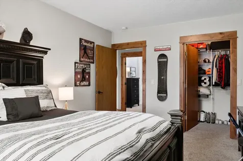 61195 Bonny Bridge Bend OR 97702