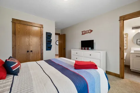 61195 Bonny Bridge Bend OR 97702