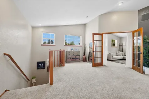 61195 Bonny Bridge Bend OR 97702