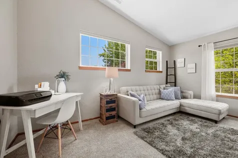 61195 Bonny Bridge Bend OR 97702