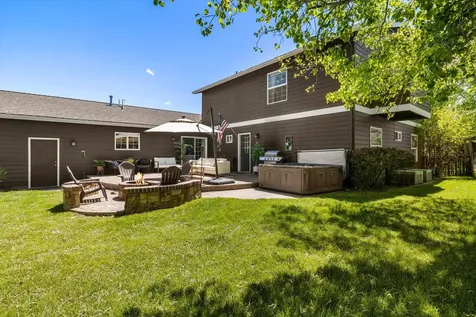 61195 Bonny Bridge Bend OR 97702