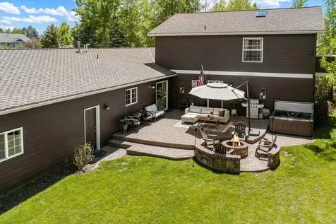 61195 Bonny Bridge Bend OR 97702