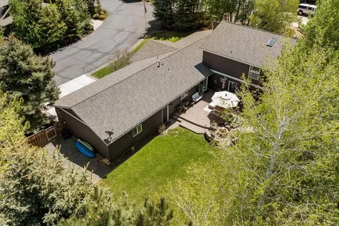61195 Bonny Bridge Bend OR 97702