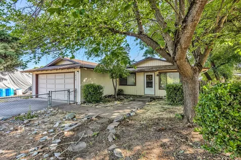 830 N 10th Street Central Point OR 97502