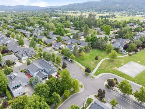 798 Silver Creek Drive Central Point OR 97502